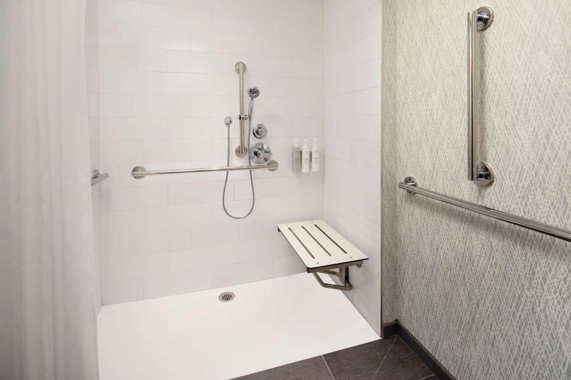 Home2 Suites By Hilton New York Times Square Екстер'єр фото